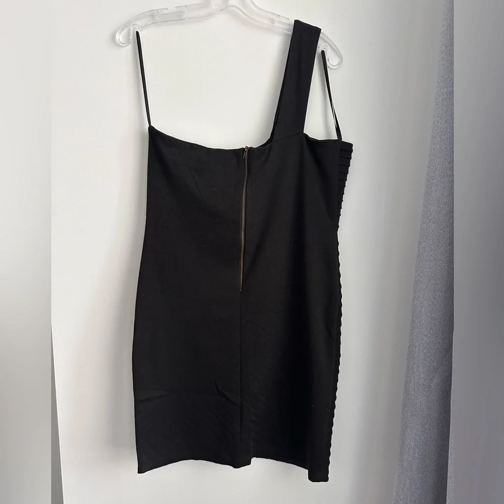 Le Chateau Black One-Shoulder Dress - Picture 3 of 3
